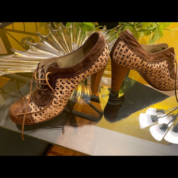 High heels - Picture 2 of 6